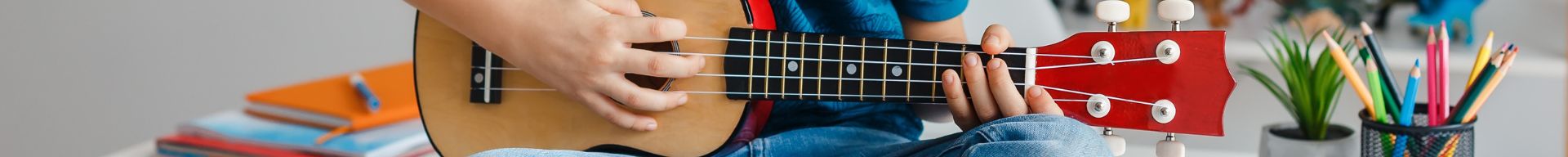 UKULELE UKULELE