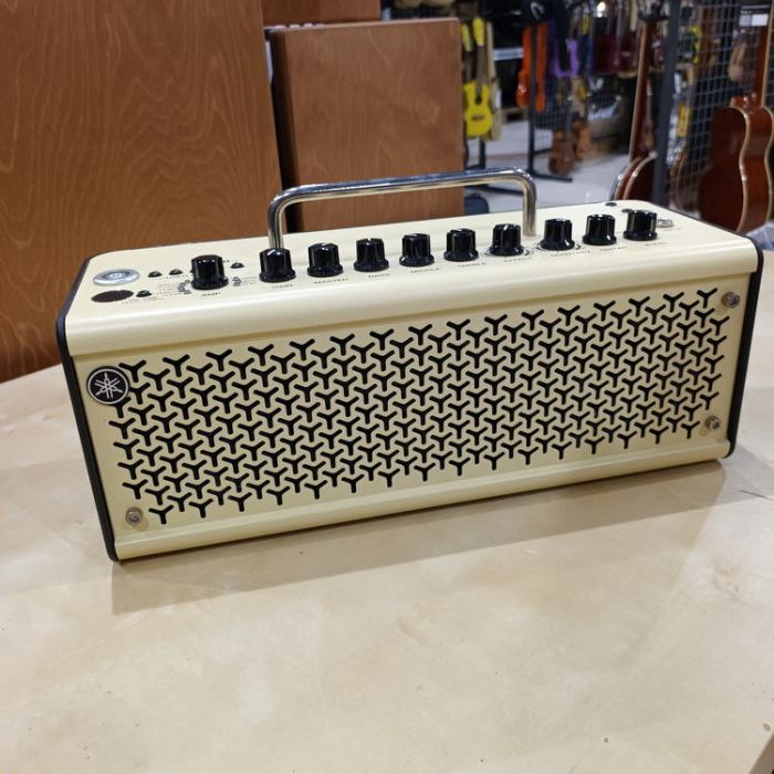 AMPLIFICATORE PER CHITARRA YAMAHA THR10II USATO main product photo