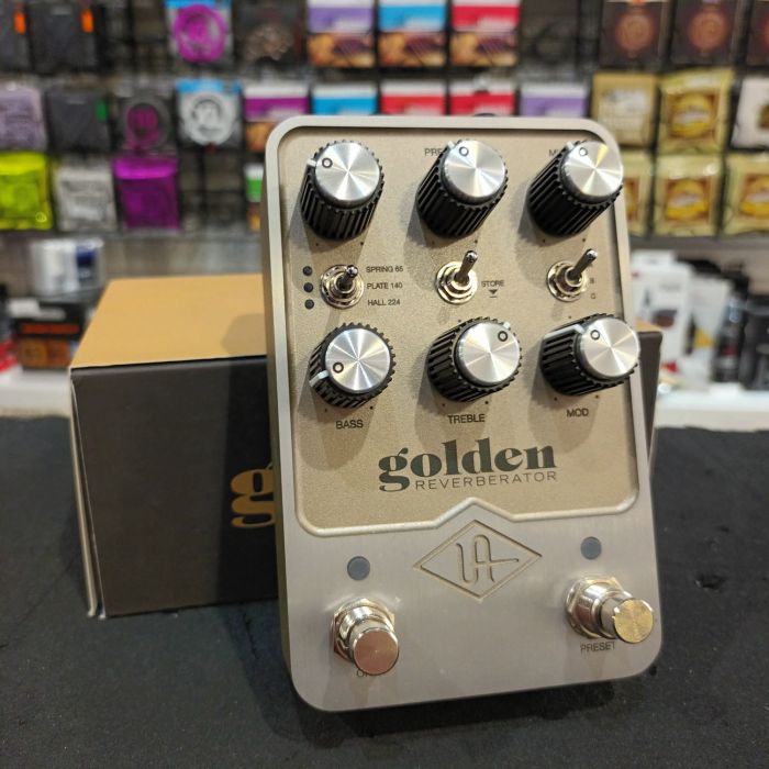 PEDALE PER CHITARRA UNIVERSAL AUDIO GOLDEN REVERBERATOR USATO main product photo