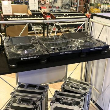 CONSOLLE DJ 2 LETTORI DENON SC5000+MIXER DENON X1800+DECKSAVER USATO