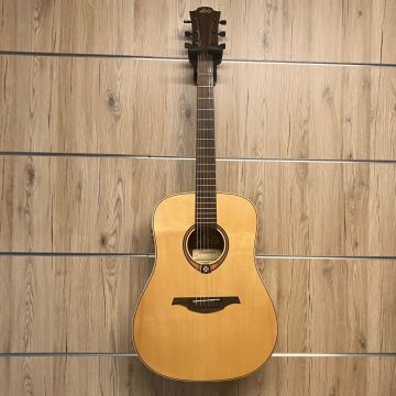 CHITARRA ACUSTICA LAG TRAMONTANE T700DNAT USATA