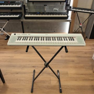 TASTIERA YAMAHA PIAGGERO NP12 BIANCO USATO