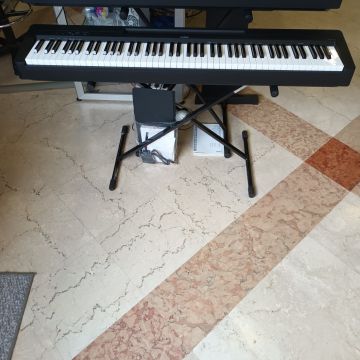 PIANOFORTE DIGITALE YAMAHA P145 USATO